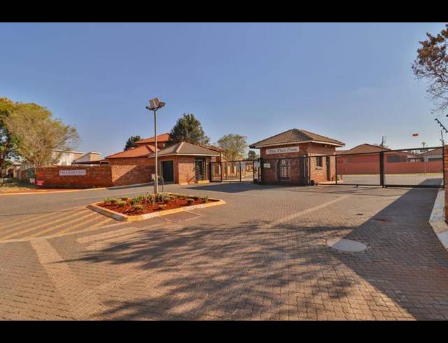 2 BEDROOM TOWNHOUSE FOR SALE IN CLARINA